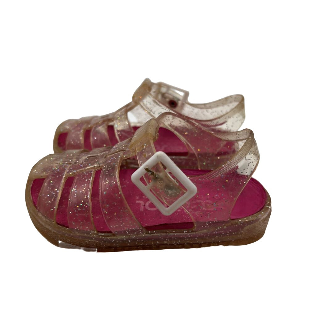 Buckle Strap Closed To Jelly Sandals