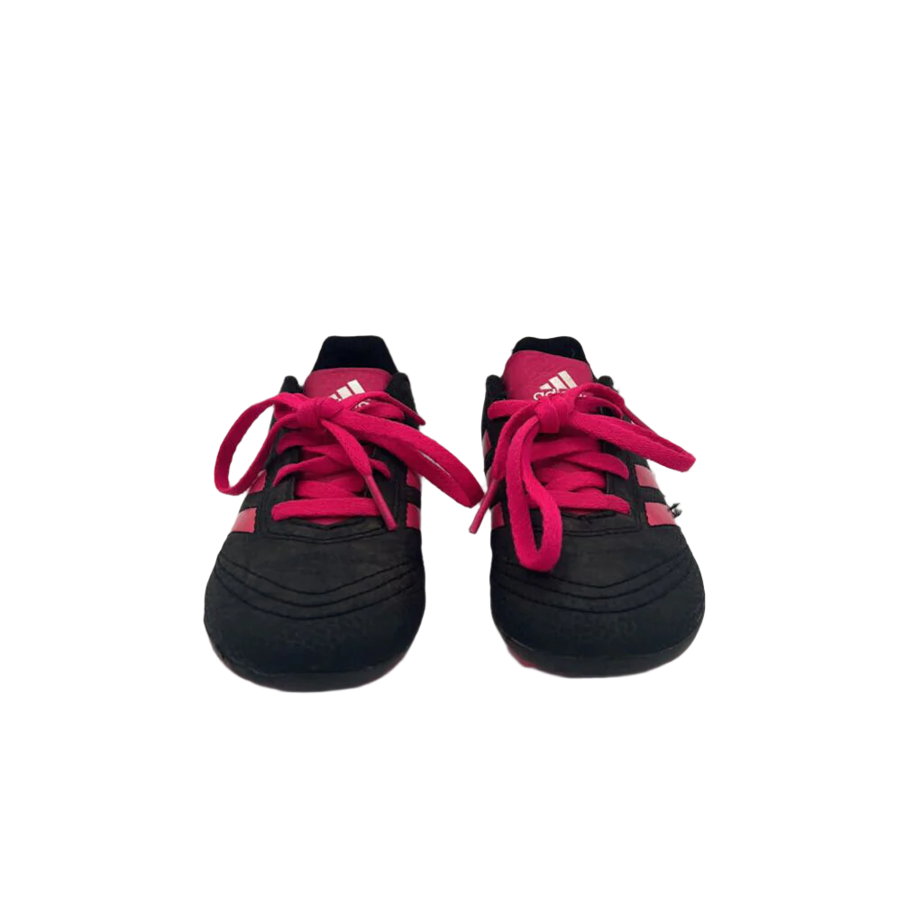 Soccer Cleats / Pink Stripes