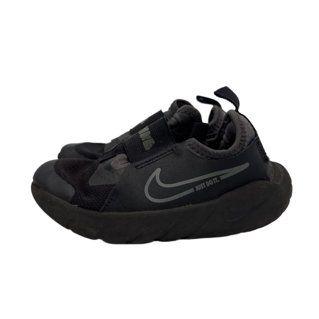 Slip On Sneakers / Swoosh