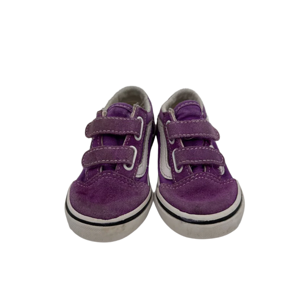 Velcro Sneaker / White Stripe