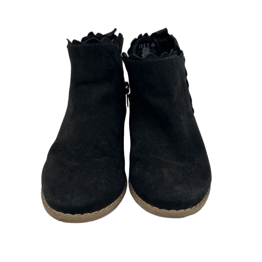 Zip Up Scalloped Ankle Boots