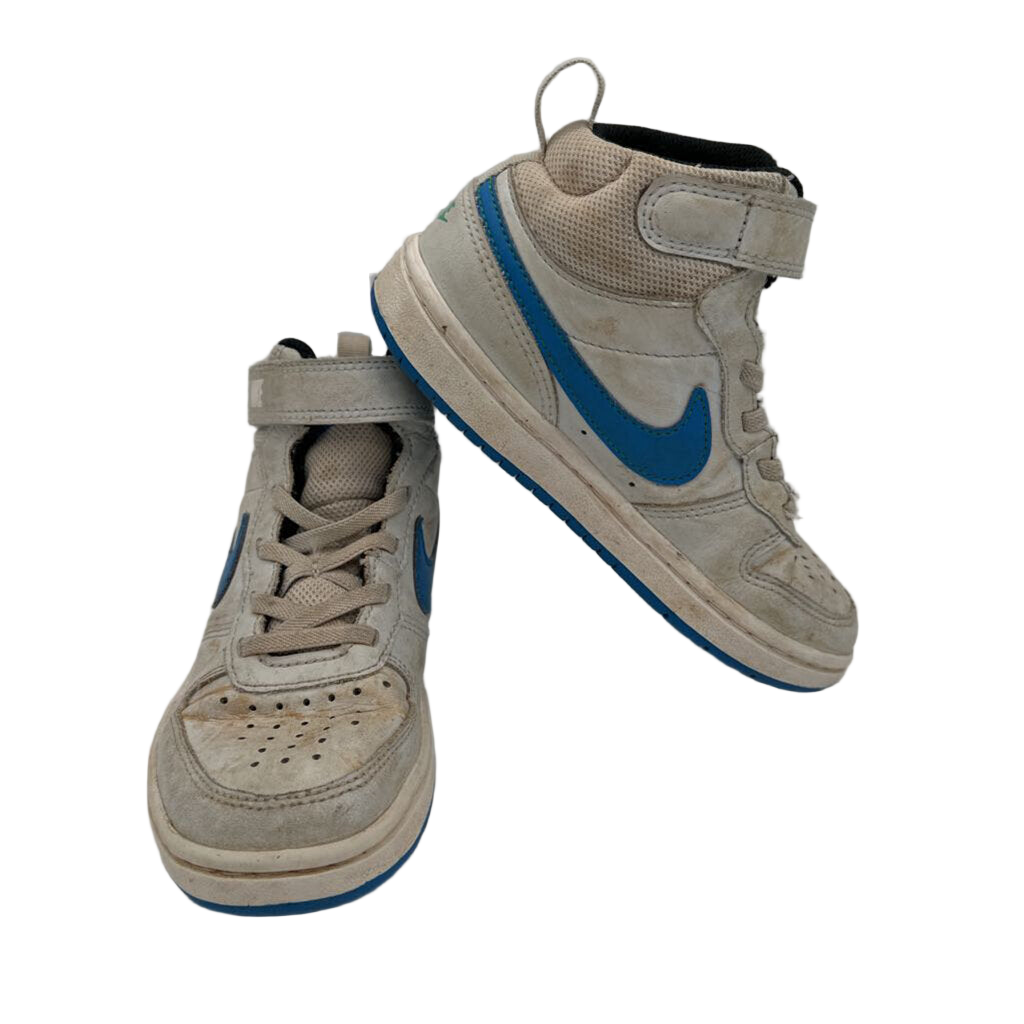 High Top Sneaker/Laces