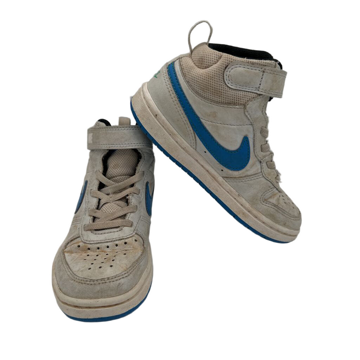 High Top Sneaker/Laces