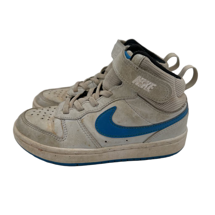 High Top Sneaker/Laces
