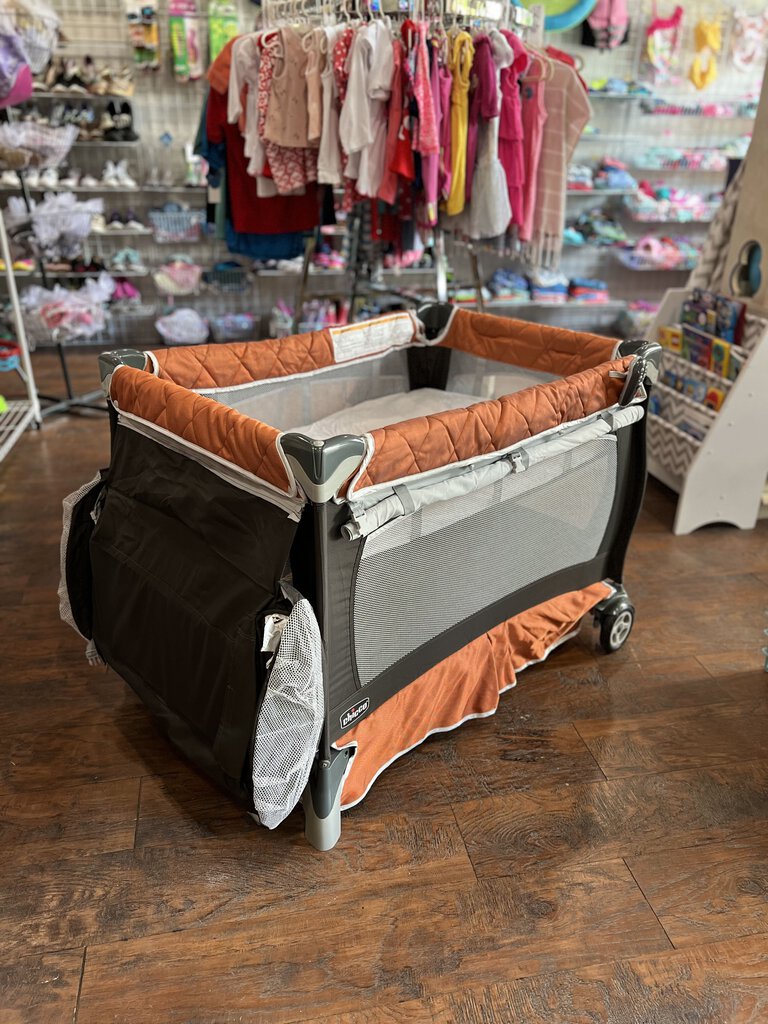 Play Yard + Changing Bassinet