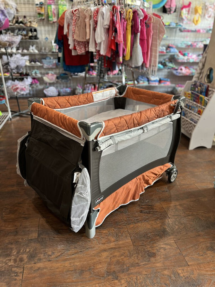 Play Yard + Changing Bassinet