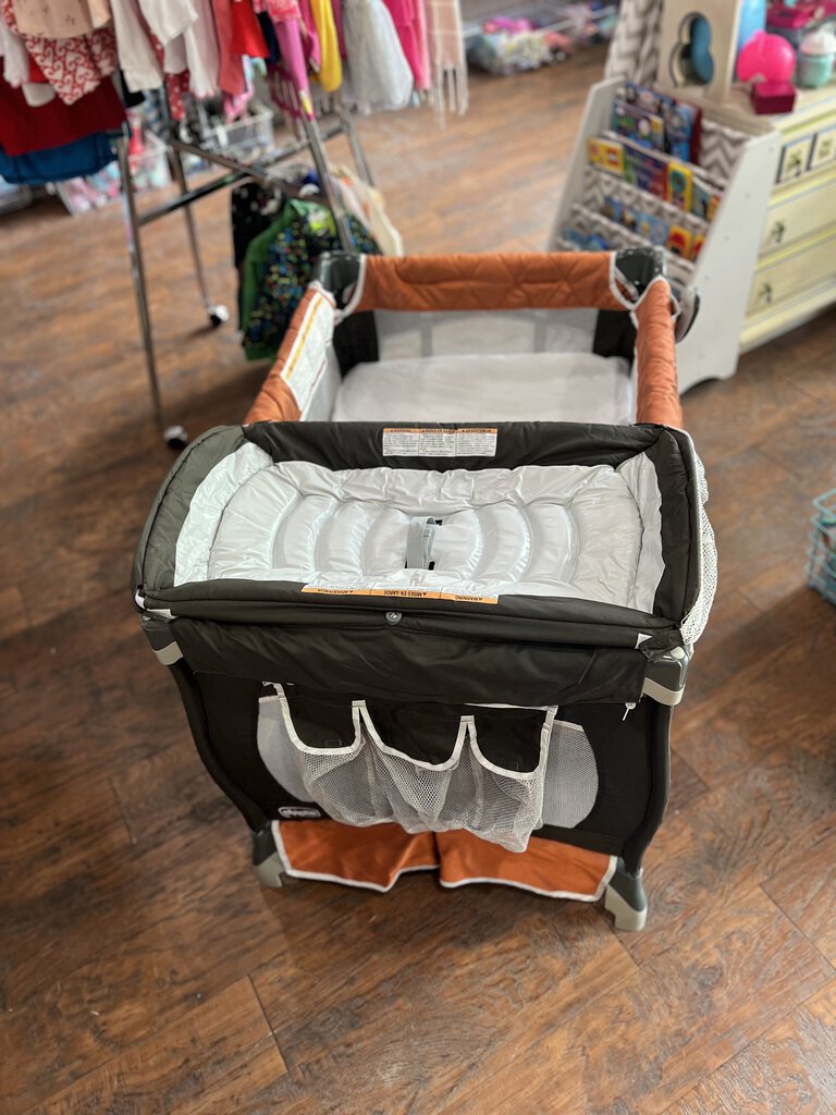 Pack N Play + Changing Bassinet