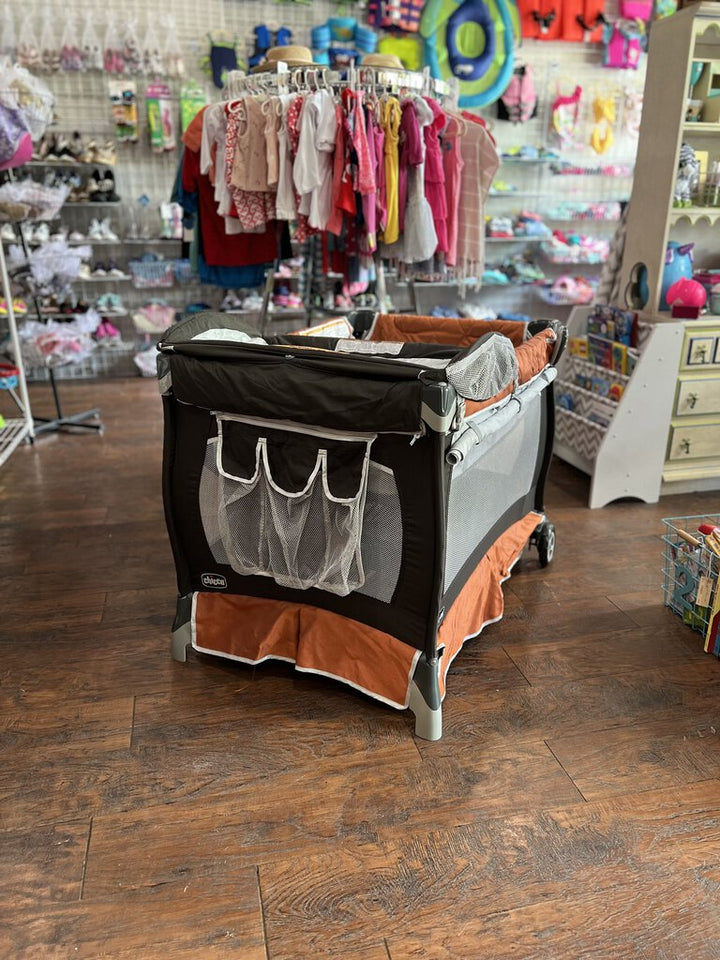 Play Yard + Changing Bassinet