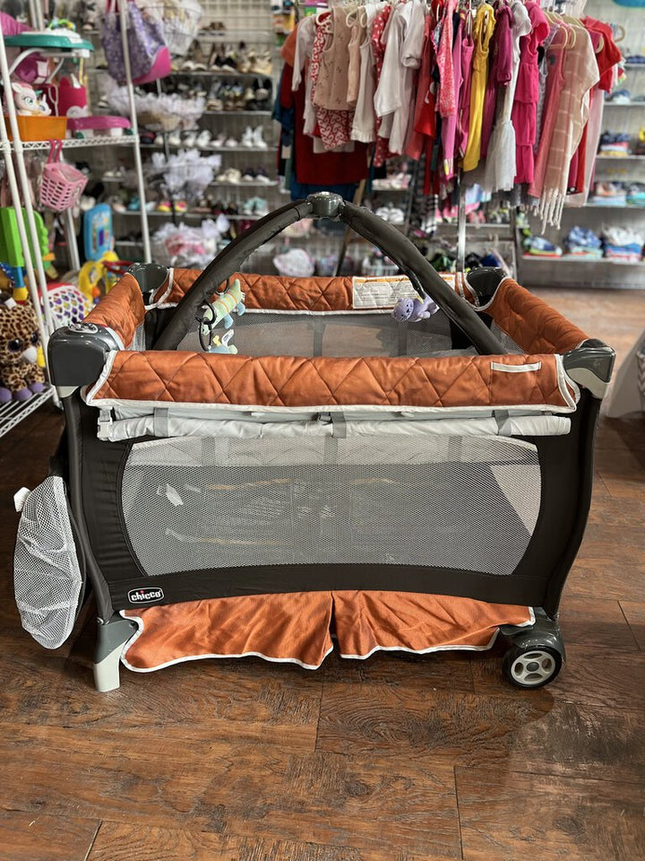 Pack N Play + Changing Bassinet