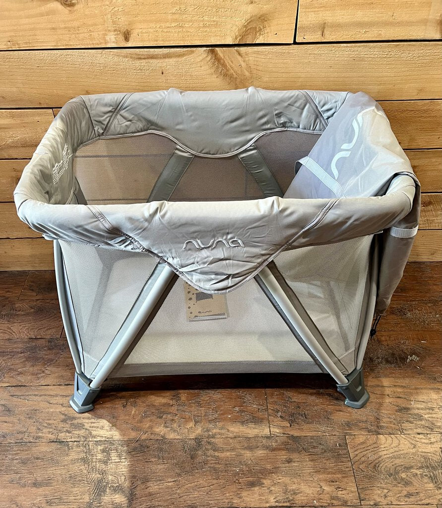 SENA aire Mini Portable Crib