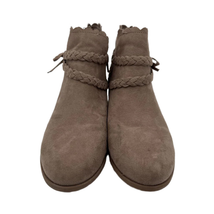 Zip Up Scalloped Boots