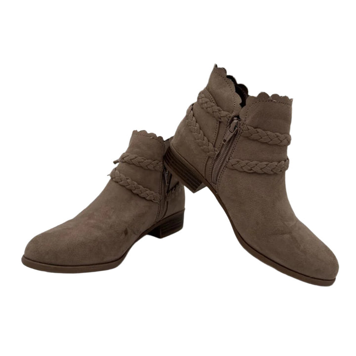 Zip Up Scalloped Boots