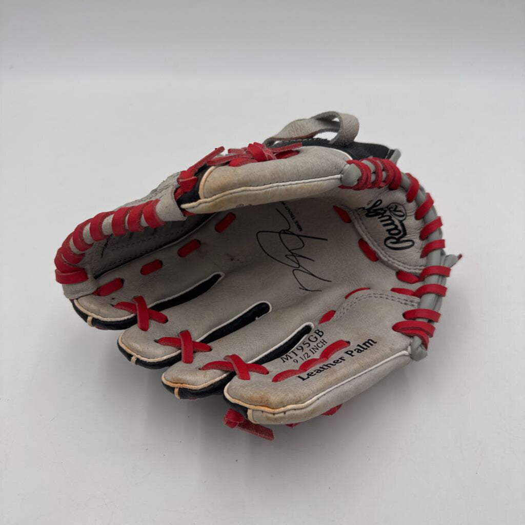 Baseball Glove / Red Laces
