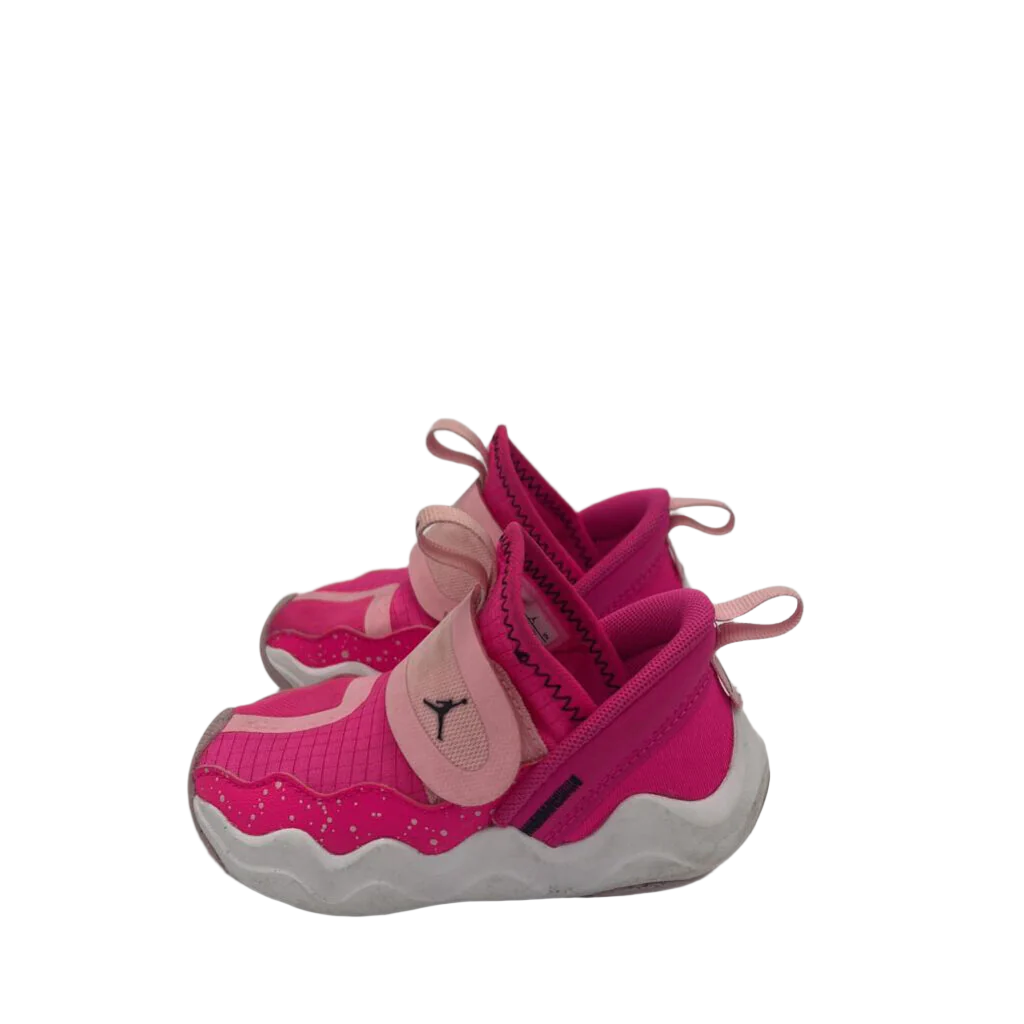 Slip On Sneaker / Swoosh