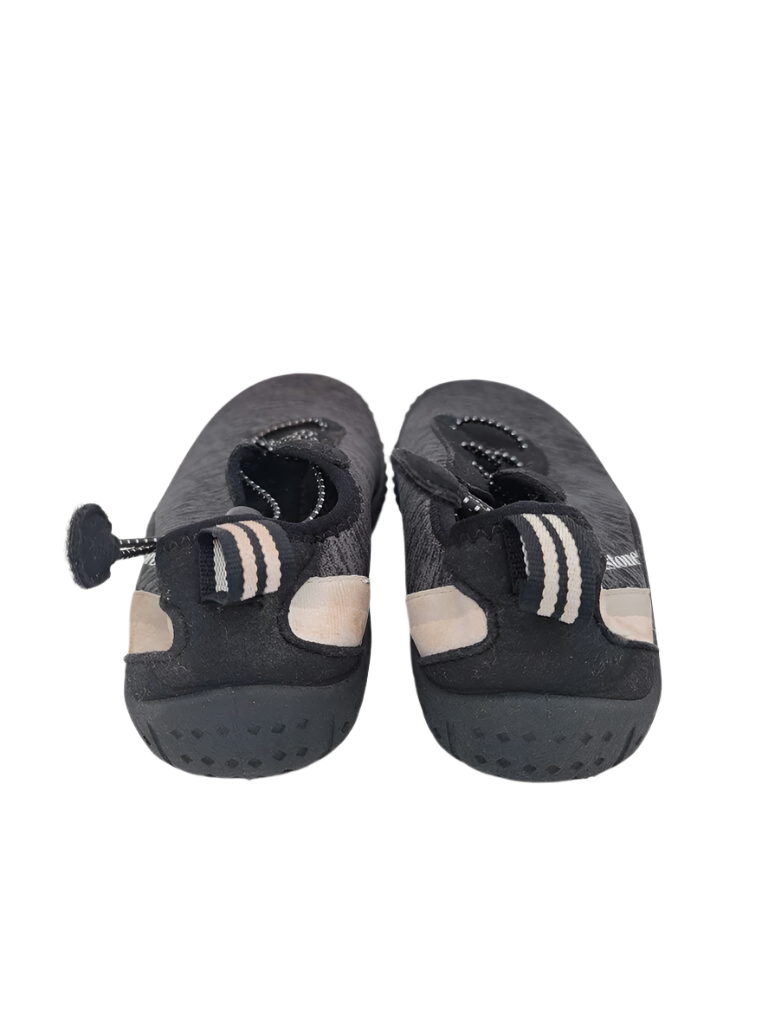 Water Shoes/Elastic Ties