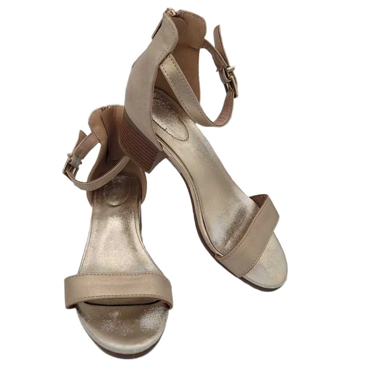 Low Heel Sandals / Buckle Clasp