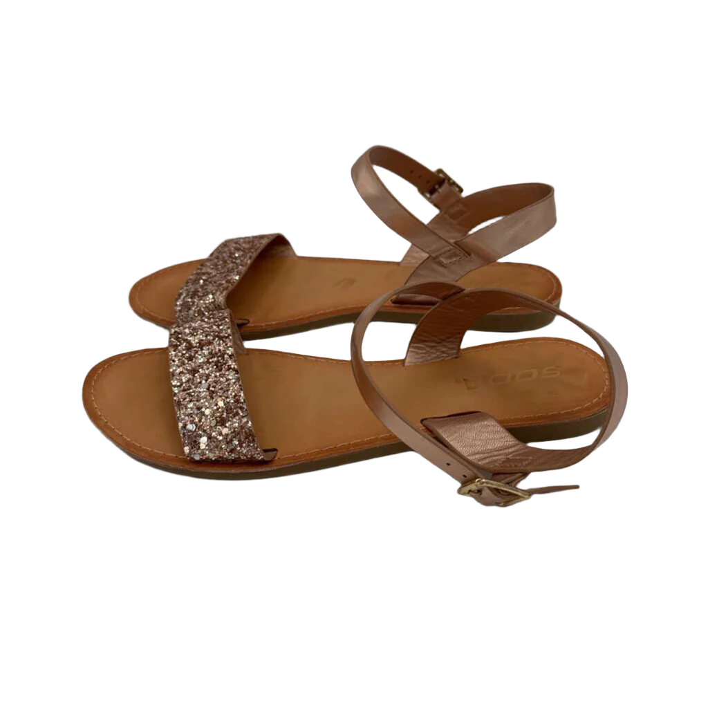 Buckle Clasp Sandals / Glitter