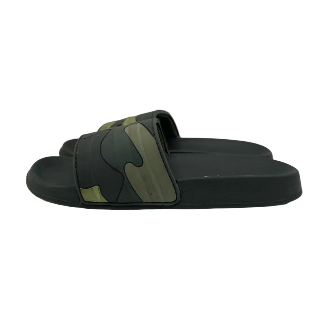 Slip On Sandals / Camo