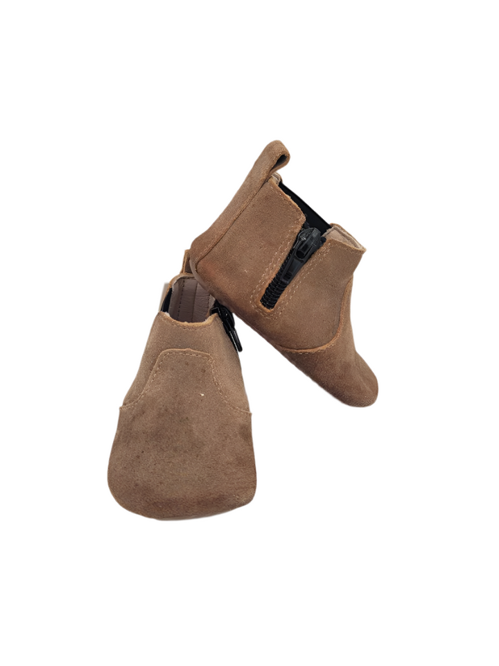 Zip on Shoes/Suede
