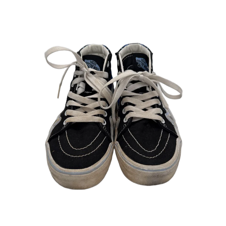 Lace Up Hight Top Sneakers / Stars