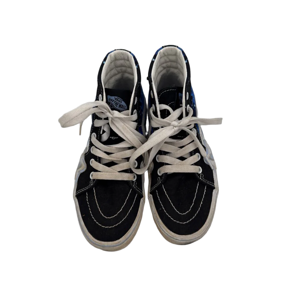 Lace Up Hight Top Sneakers / Stars