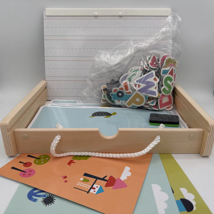 Magnetic Easel & Letter Set 128/136 pieces
