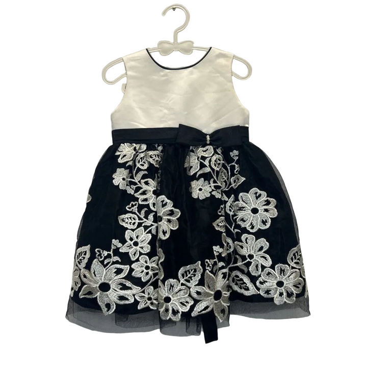 Sleeveless Tulle Dress/Embroidered Flowers