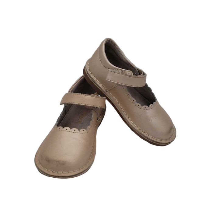 Velcro Clasp Mary Janes / Scalloped Edge