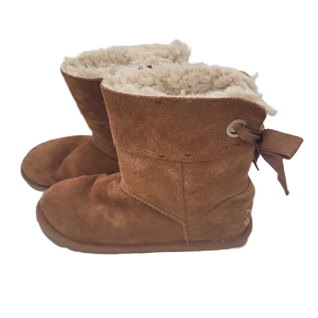 Pull On Fur Lined Boots / Ribbon Back