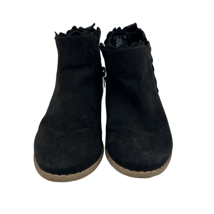 Zip Up Scalloped Ankle Boots
