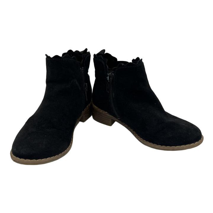 Zip Up Scalloped Ankle Boots