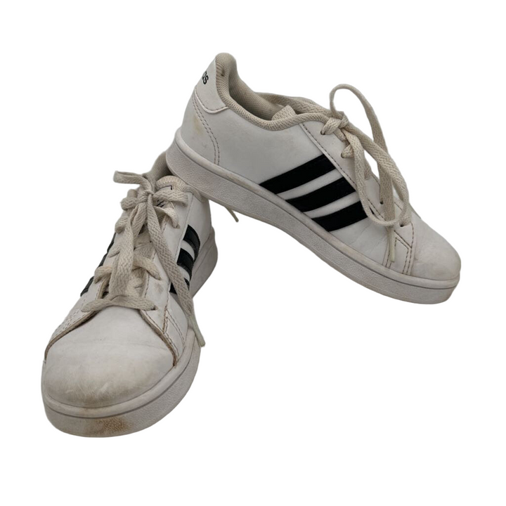 Lace Up Sneakers / 3 Stripes