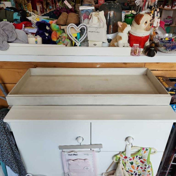 Tabletop Changing Station