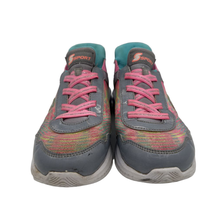 Slip on Tennis Shoes/Elastic Laces