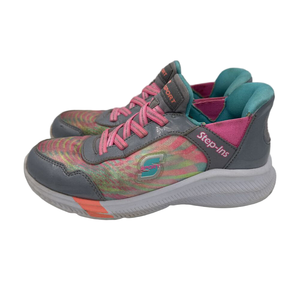 Slip on Tennis Shoes/Elastic Laces