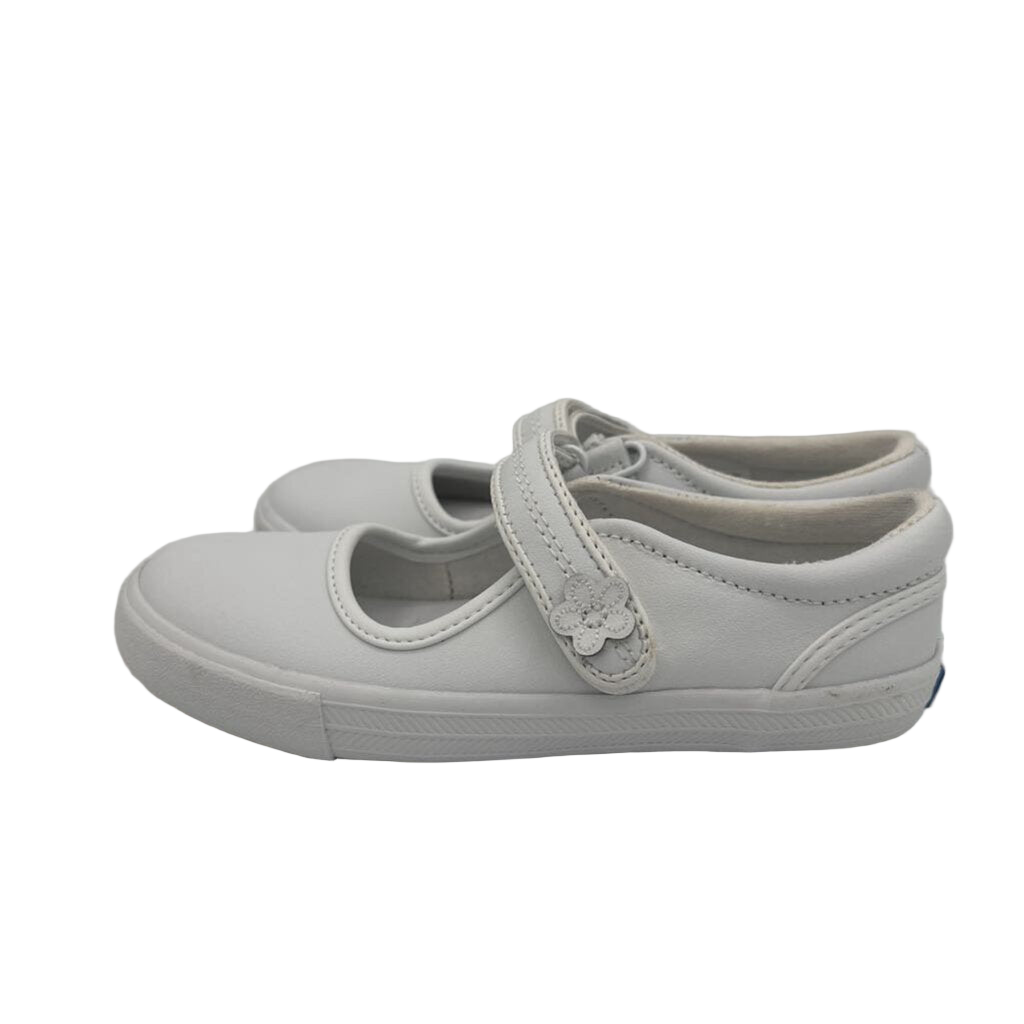 Slip on Tennis Shoes/Velcro Strap