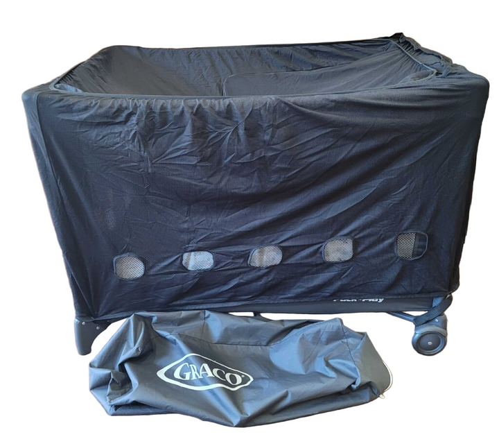 Graco Pack N' Play with Cover/Safari Animals