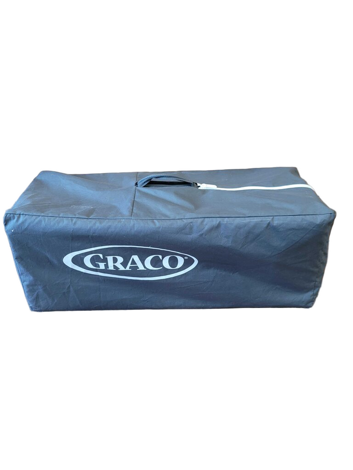 Graco Pack N' Play with Cover/Safari Animals