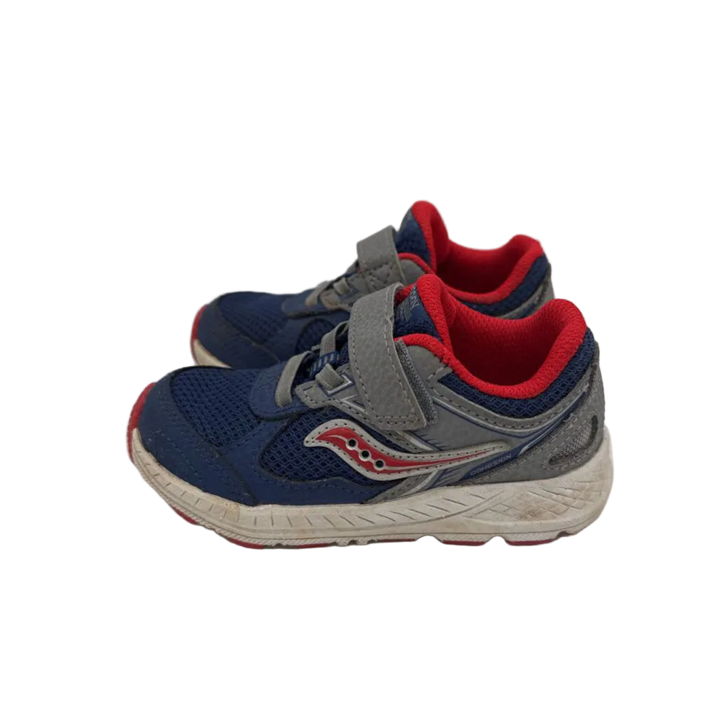 Sneakers/Velcro/Elastic