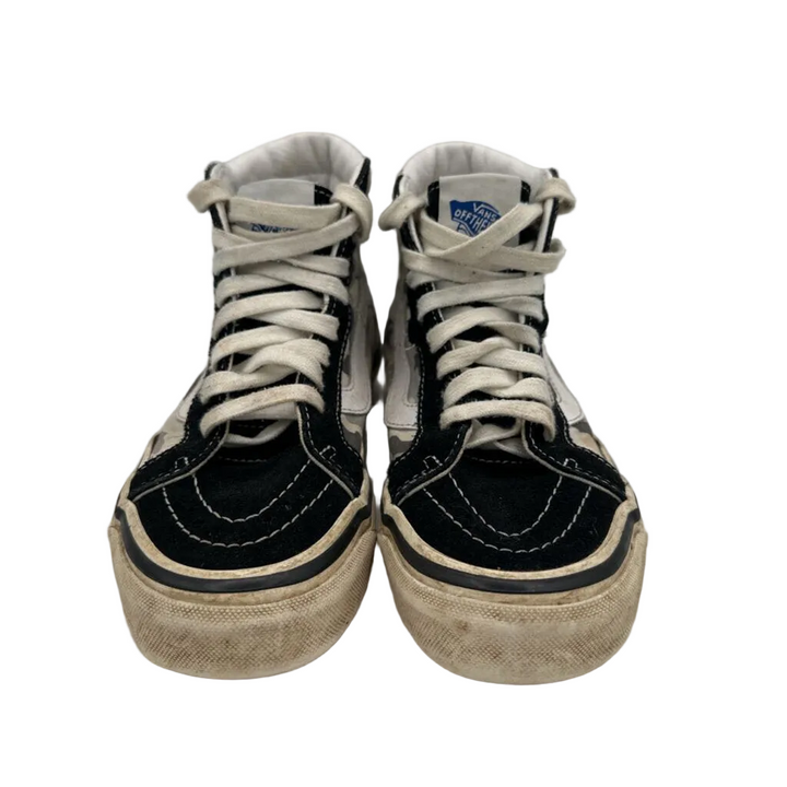 High Top Lace Up Sneakers / Camo