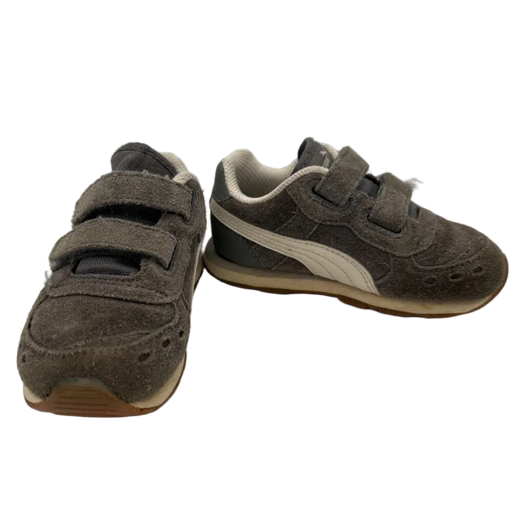 Velcro Sneakers/Faux Suede