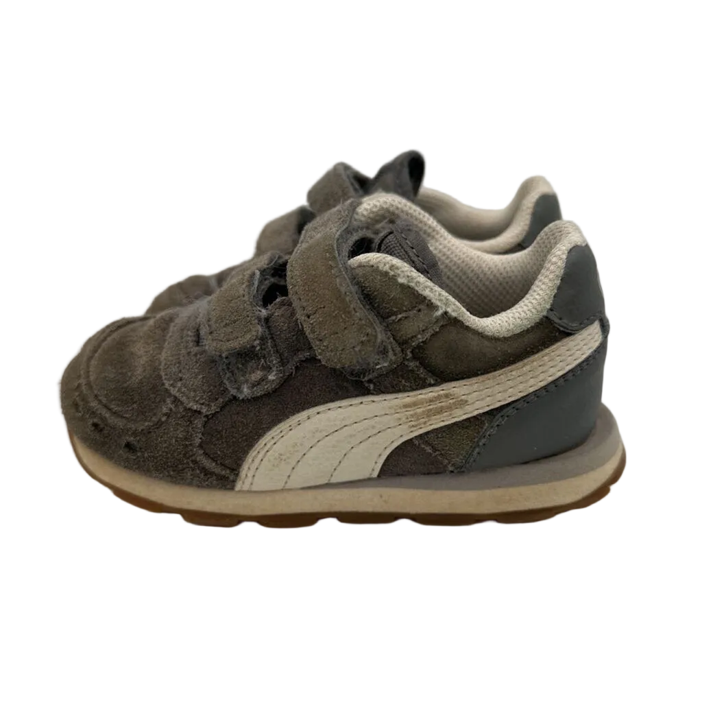 Velcro Sneakers/Faux Suede