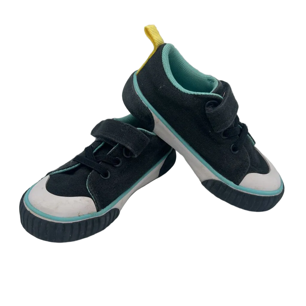 Tennis Shoes/ Elastic Laces/Velcro Strap