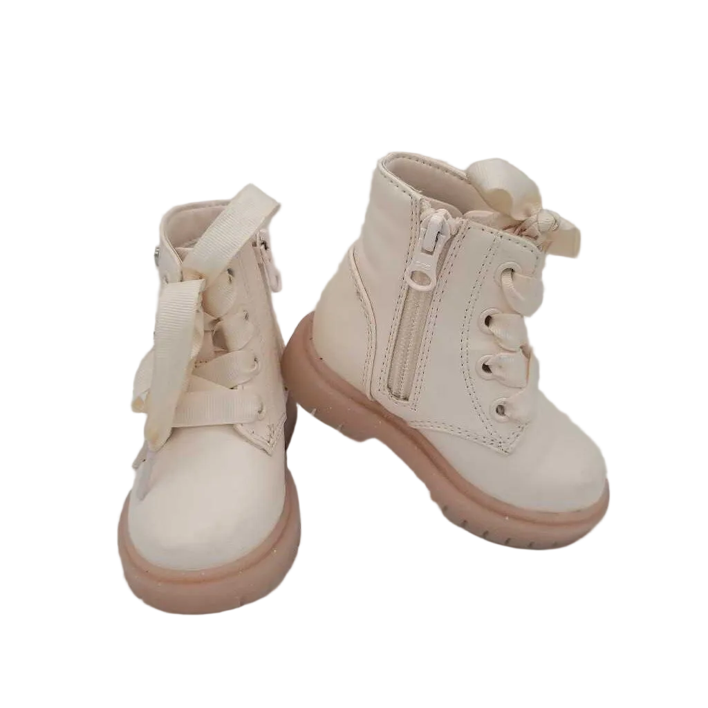 Lace Plush Zip Up Boots / Heart Bow Studs