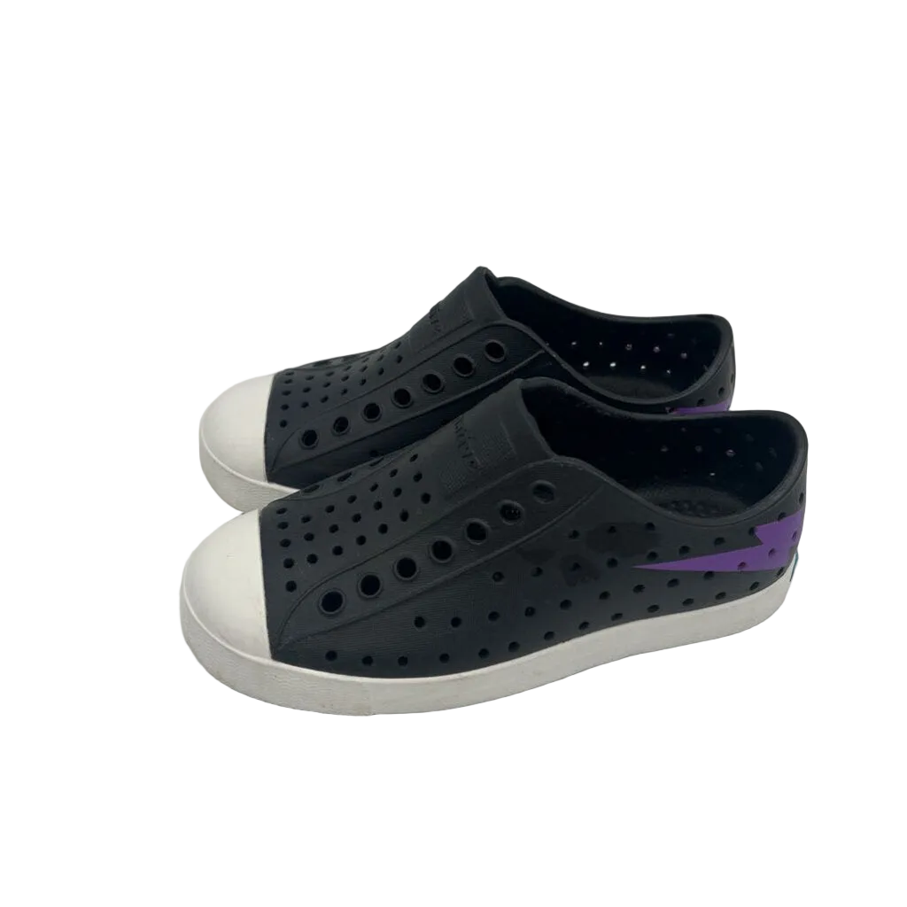 Slip On Water Shoes / Purple