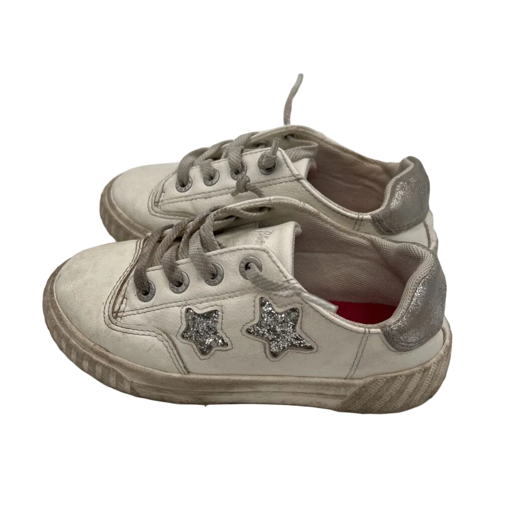Lace Up Sneakers/Stars