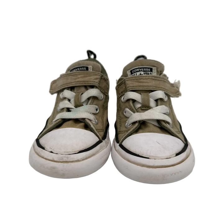 Sneakers / Velcro Clasp