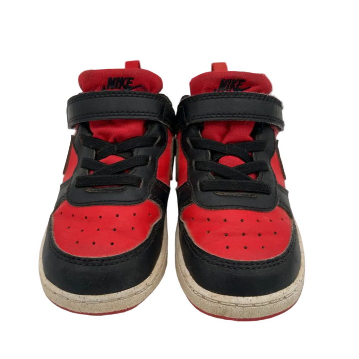 Sneakers / Velcro Clasp + Nike Swoosh