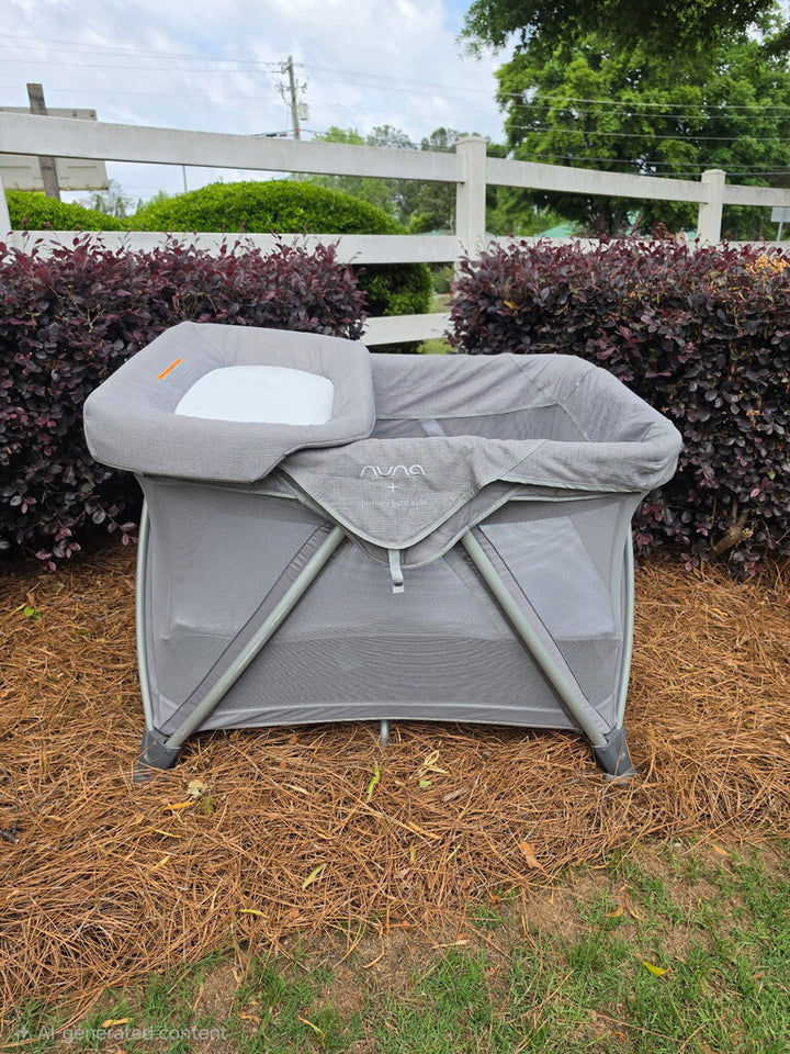 Air Travel Crib w/Travel Bag/Slight Wear