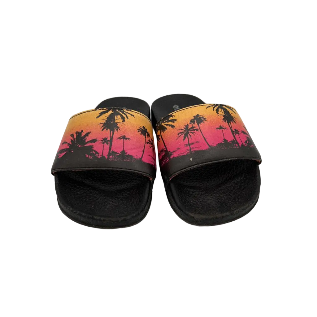 Slip on Sandals / Hawaiin